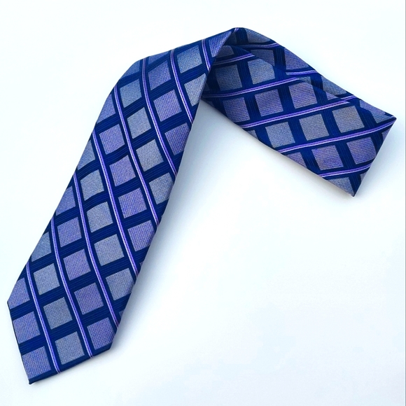 A Sharp Looking Purple Gray Dark Blue Tie Size (OS) - Picture 1 of 4